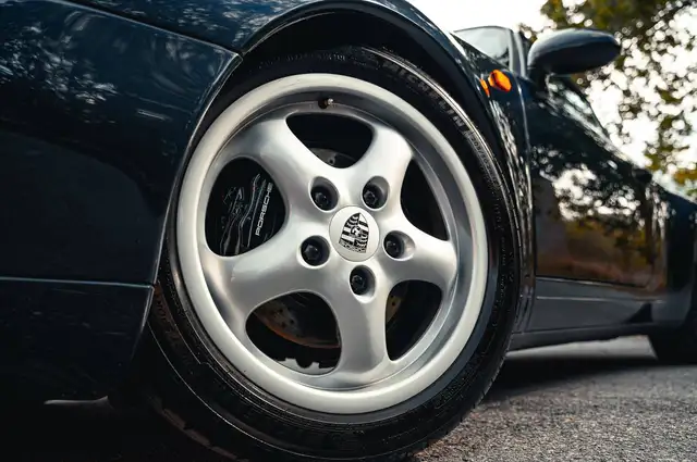 Porsche 911 view 23