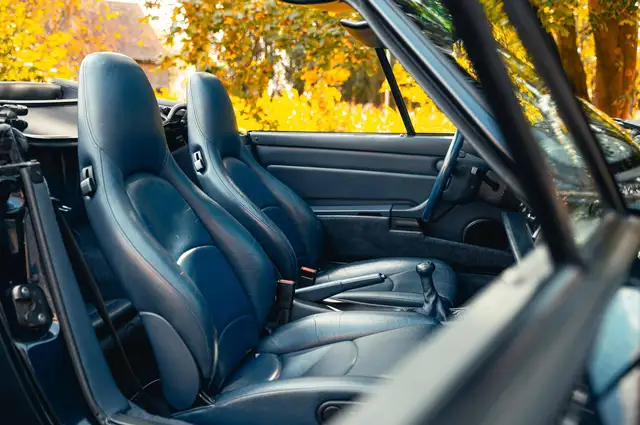 Porsche 911 view 14