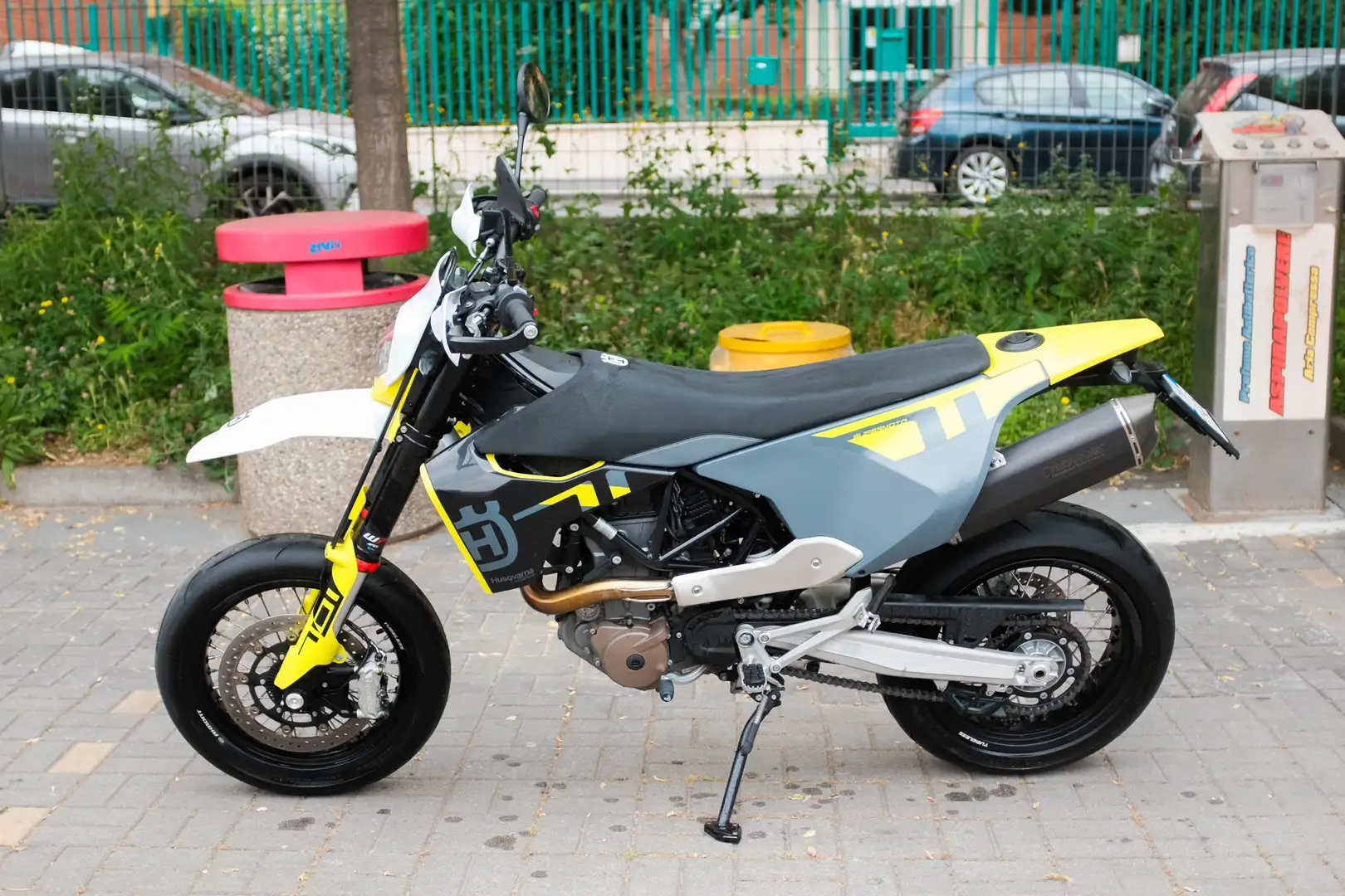 Husqvarna 701 Supermoto - 2