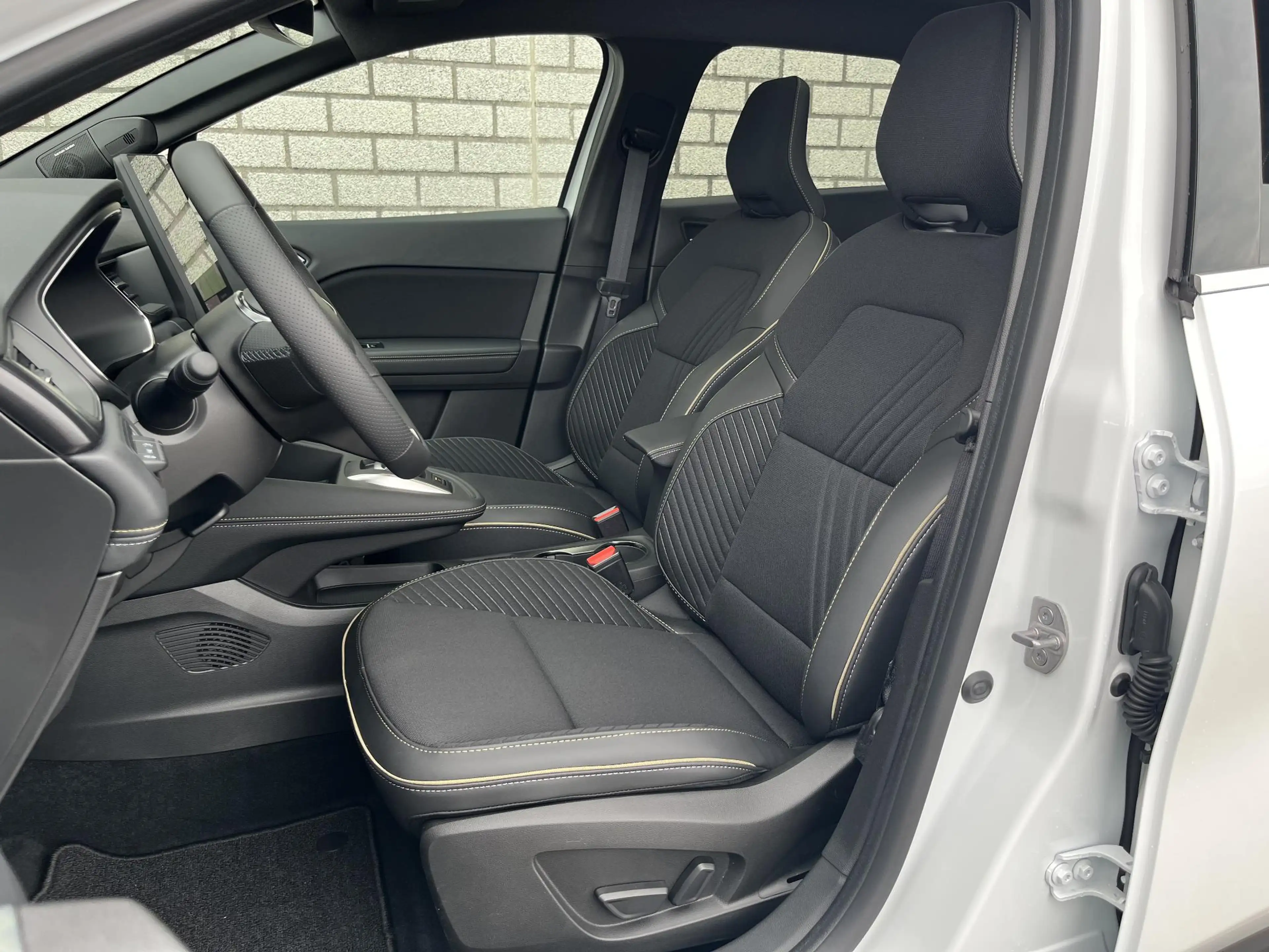 Renault Symbioz 1.8 E-Tech Full Hybrid 160 Iconic | Demo | Panoram — photo 7