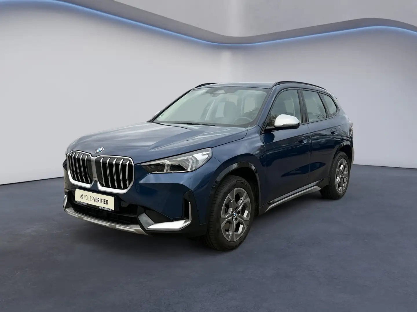 BMW X1 18 i sDrive xLine STEPTRONIC LED+NAVI+AHK Azul - 1