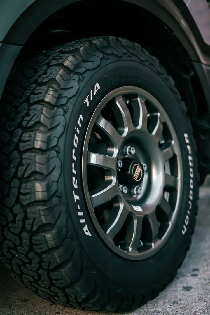 MAN TGE TGE 3.180 Fg. Larga alto 3.5t Aut. 177 Plateado - 1