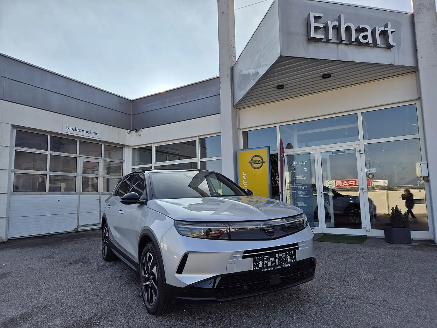 Opel Grandland 1.2 MHEV GS Aut. Grau - 1