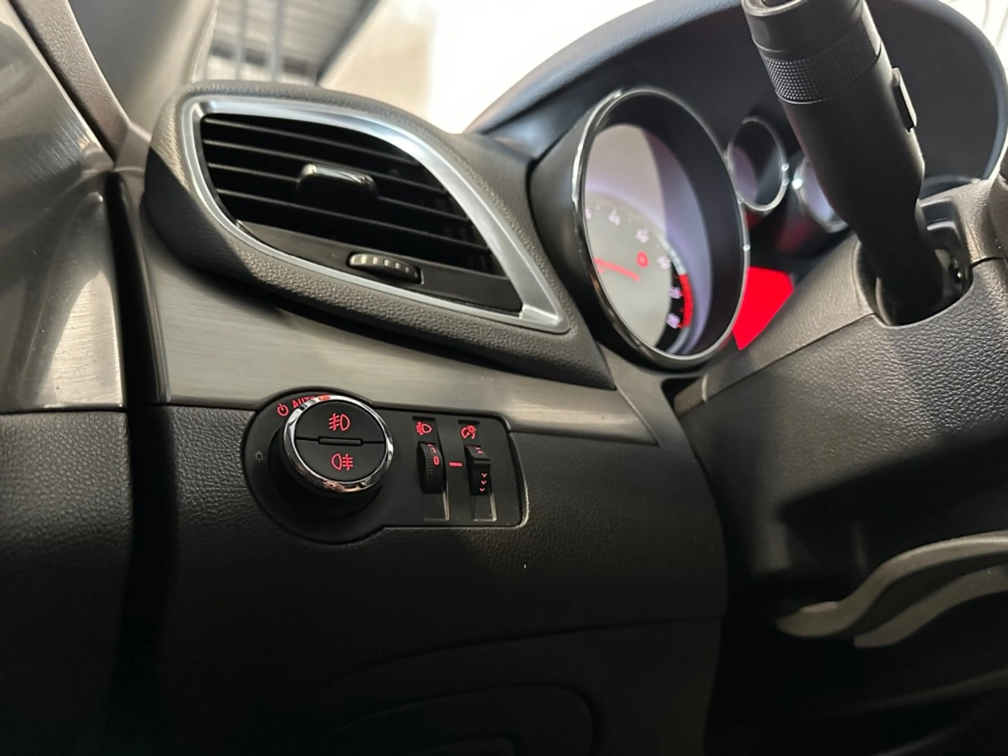 Opel Mokka 1.4 T INNOVATION l NAP l CAMERA l CLIMA l CRUISE l — photo 32