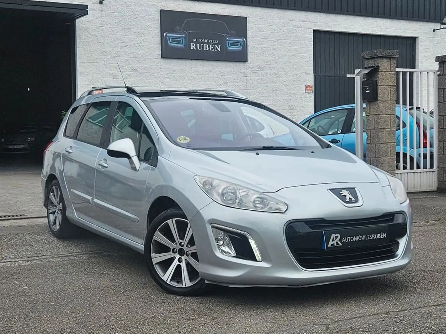 Peugeot 308 SW Access 1.6 e-HDI 112 FAP Gris - 1