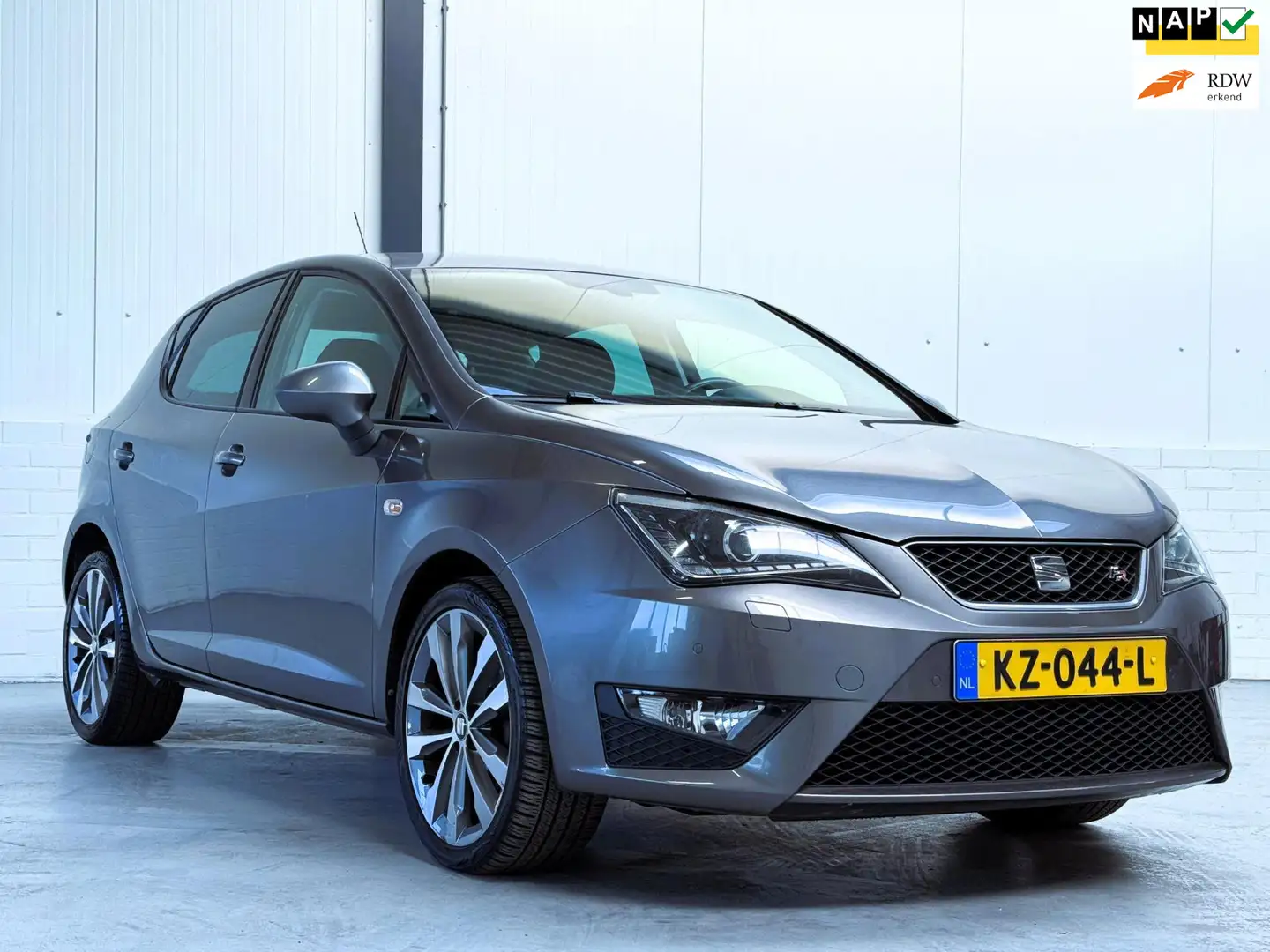 SEAT Ibiza 1.0 EcoTSI FR Connect Org NL Grijs - 1