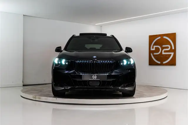 BMW X5 view 8