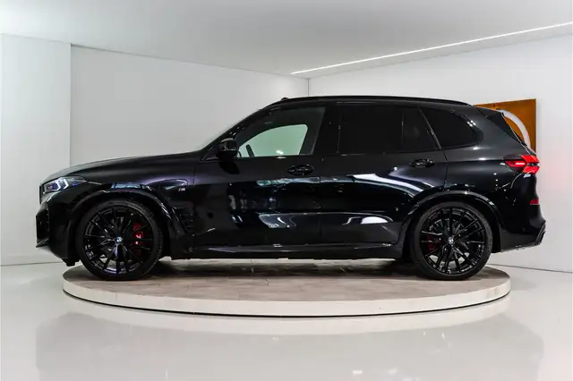 BMW X5 view 2