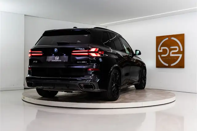 BMW X5 view 5