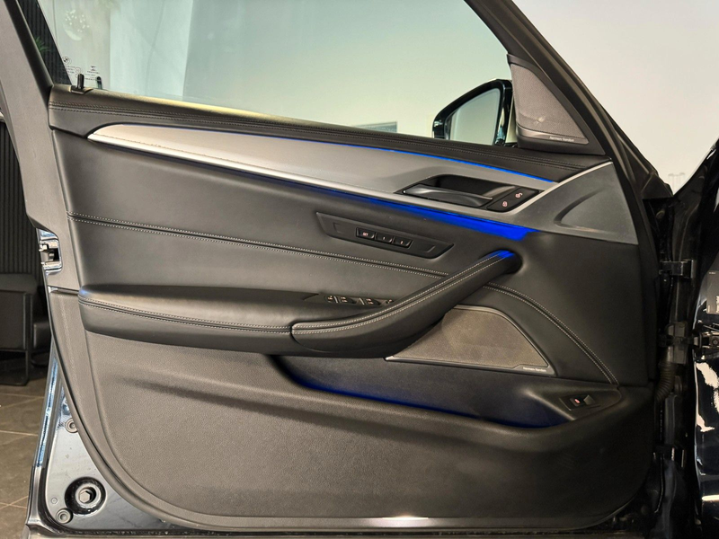 BMW 550 d xDrive Touring/Pano+Head-Up+360°+ACC+AHK — photo 14