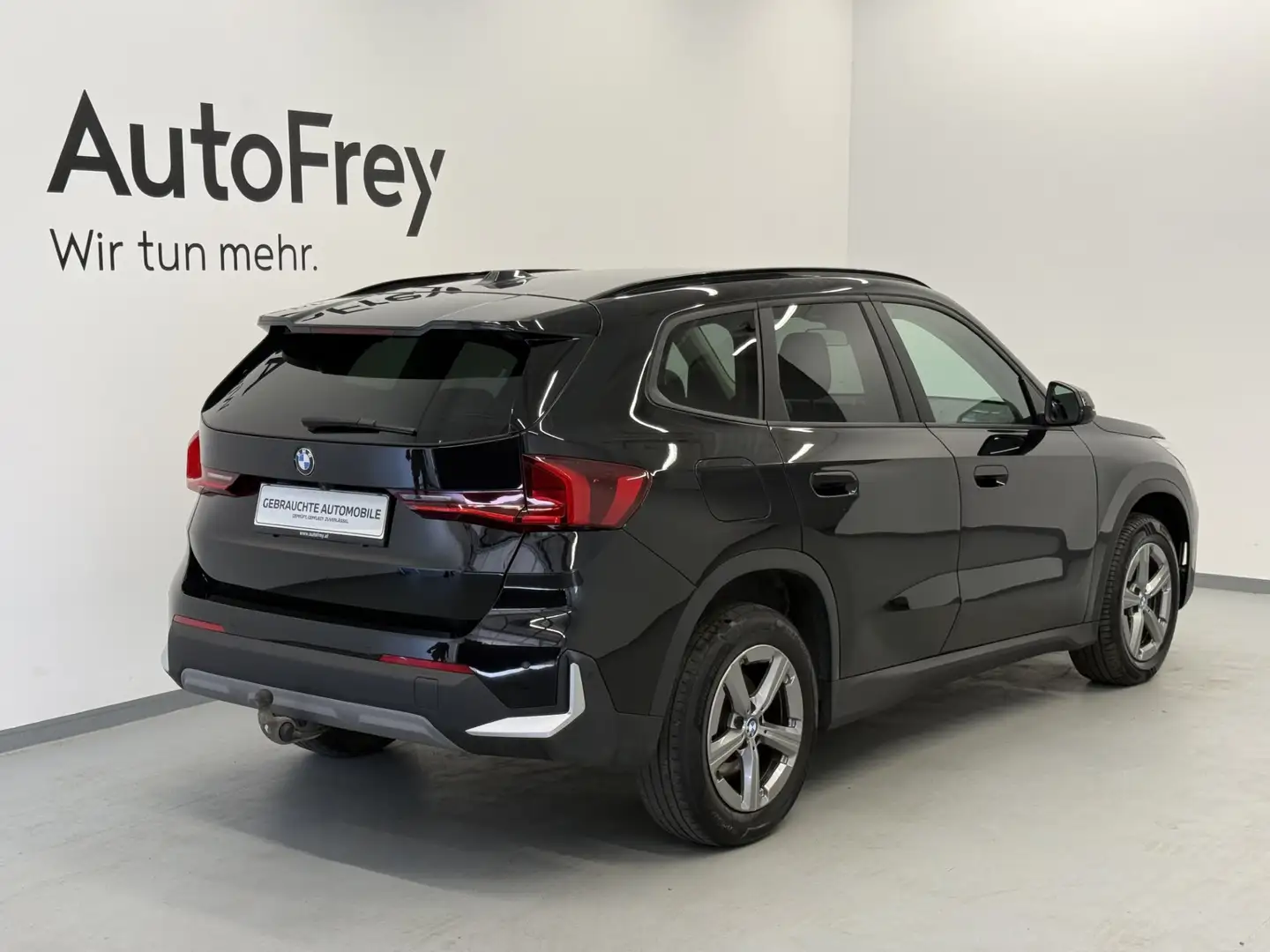 BMW X1 xDrive20d Schwarz - 2
