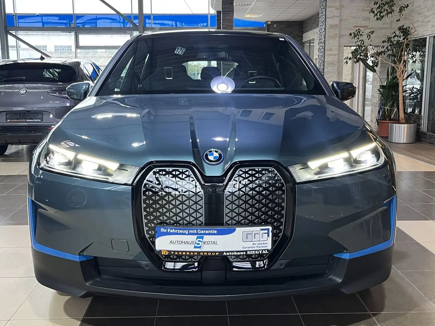 BMW iX 50 xDrive Pano. Harman Kardon LED HUD AHK Bleu - 2