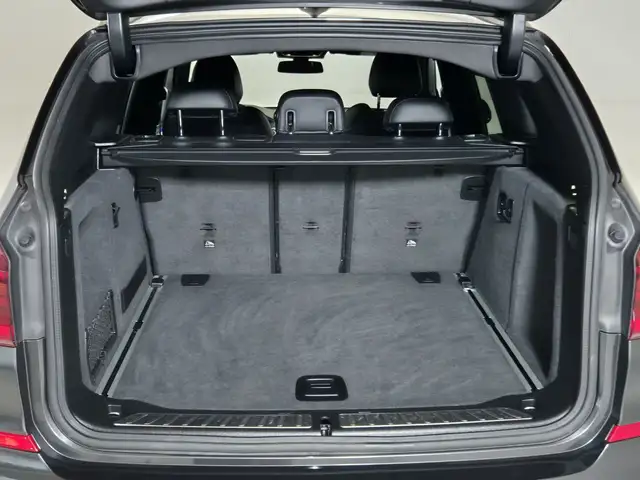 BMW X3 view 13