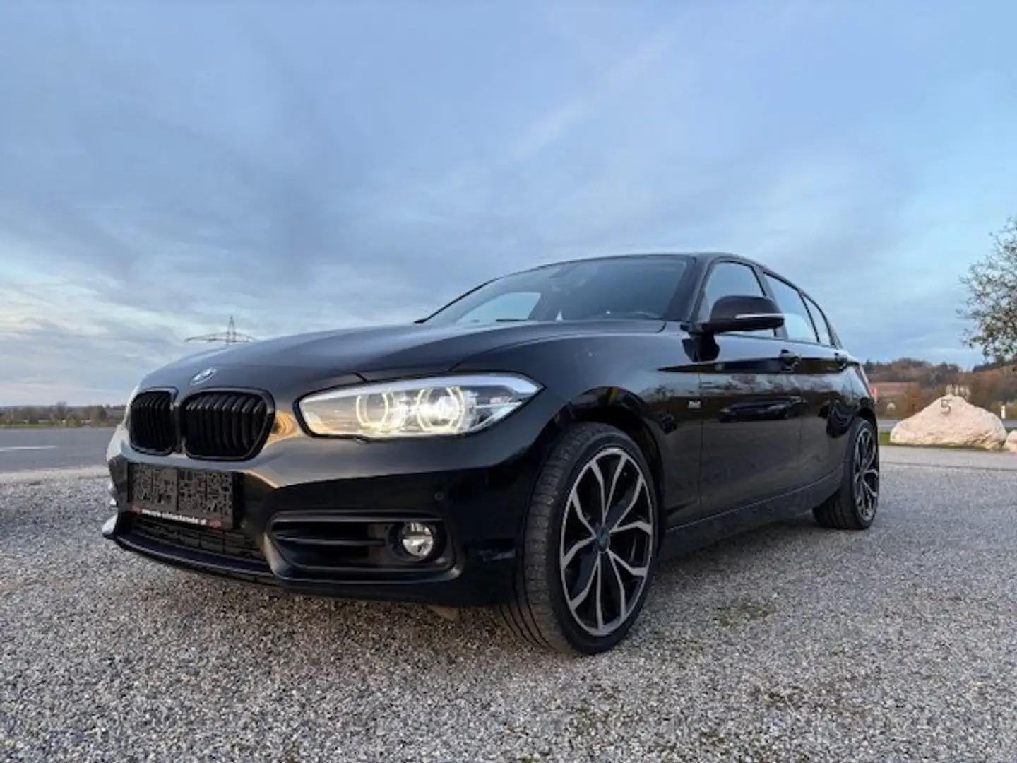 BMW 118 118d Sport Line Aut. Sport Line Schwarz - 1