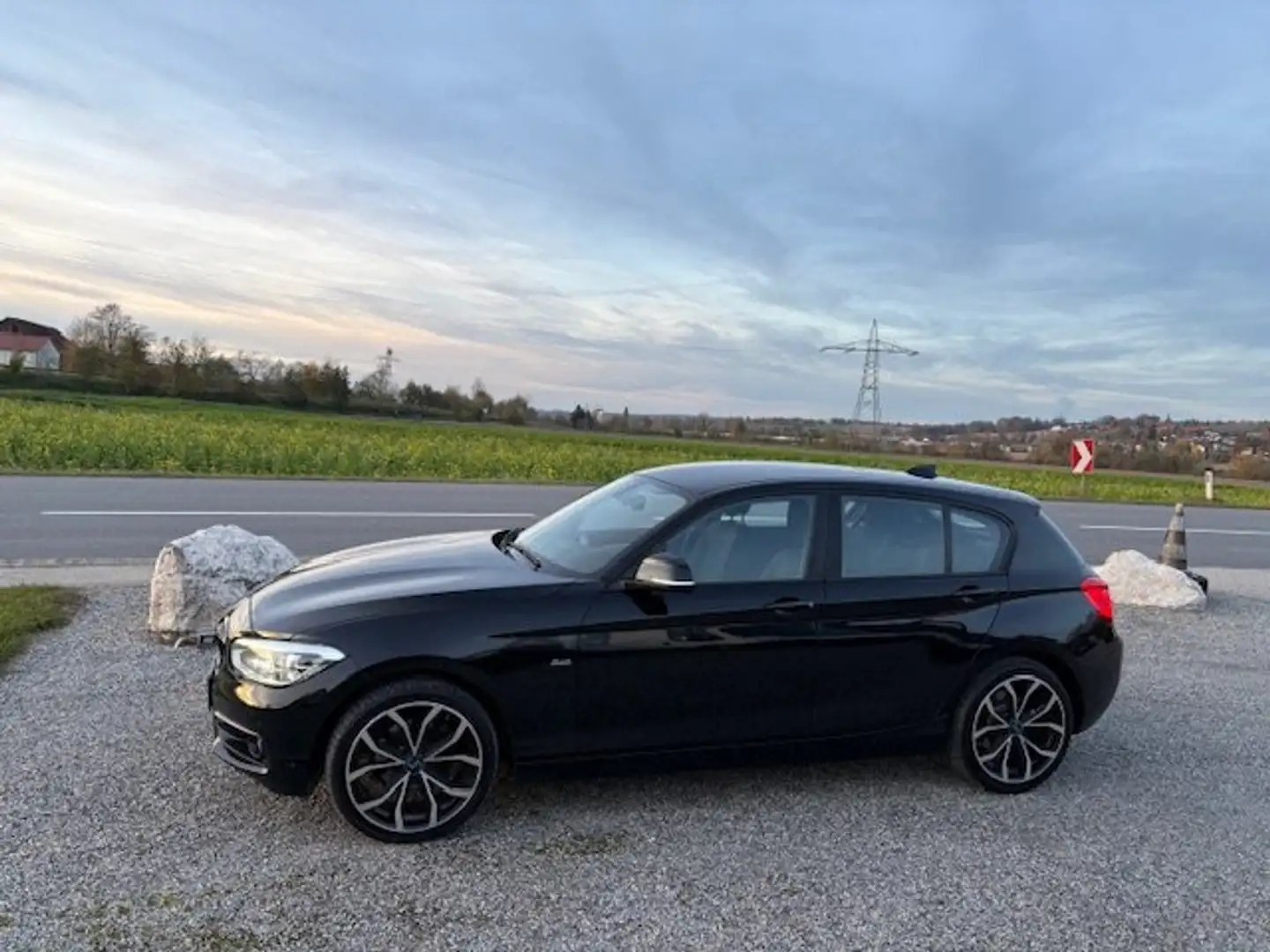 BMW 118 118d Sport Line Aut. Sport Line Schwarz - 2