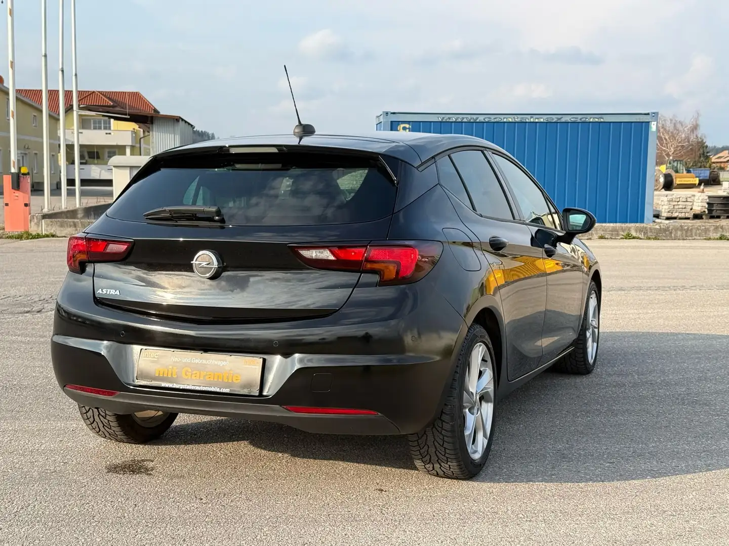 Opel Astra GS Line Start/Stop Schwarz - 2