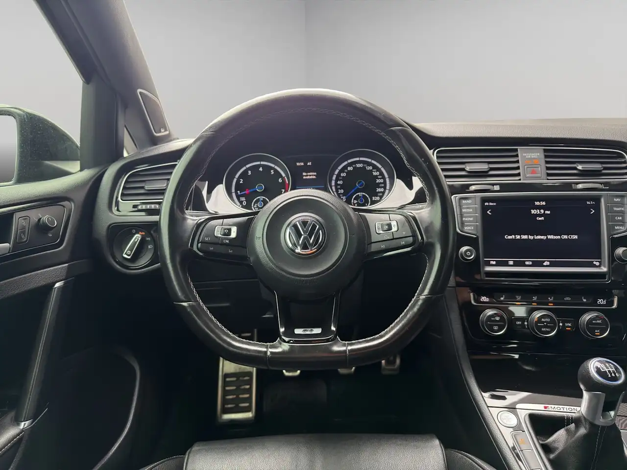 Volkswagen Golf R снимка Volkswagen Golf R