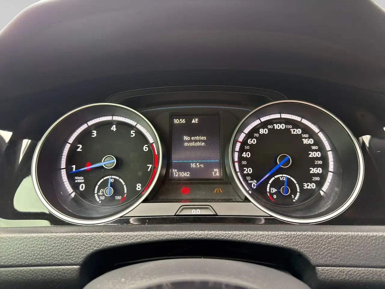 Volkswagen Golf R снимка Volkswagen Golf R