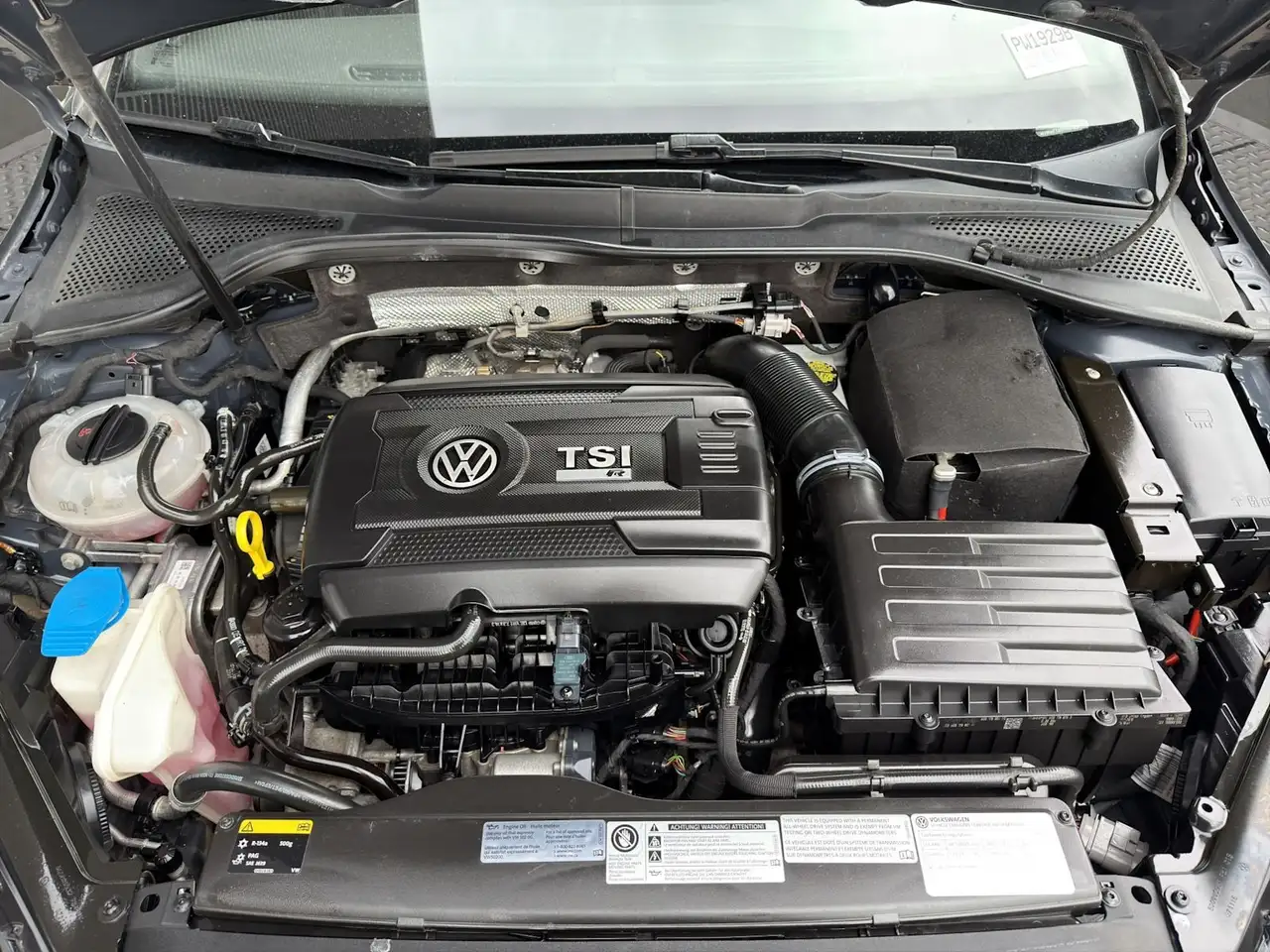 Volkswagen Golf R снимка Volkswagen Golf R