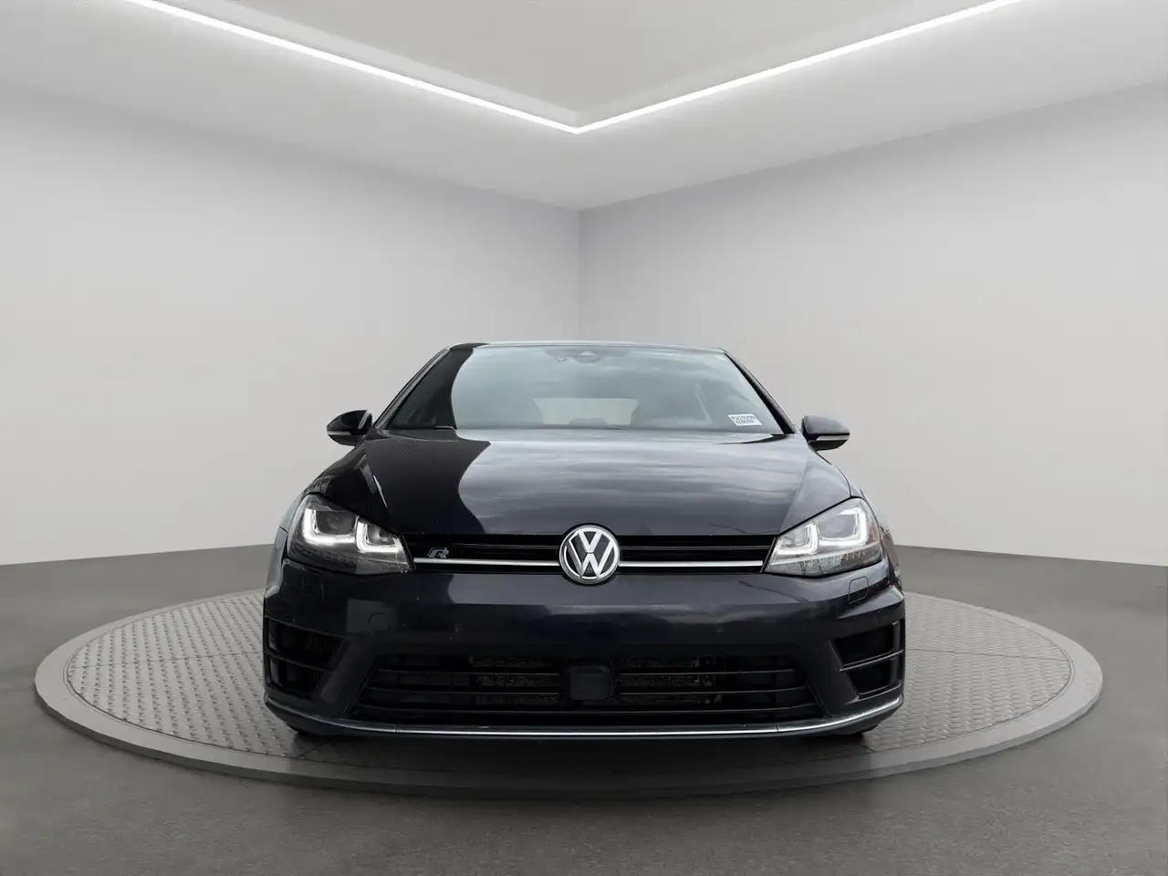 Volkswagen Golf R снимка Volkswagen Golf R