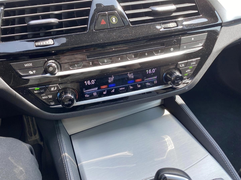 BMW 540 d xDrive M Sport Touring  HUD Luftfederung AD Stan — photo 12