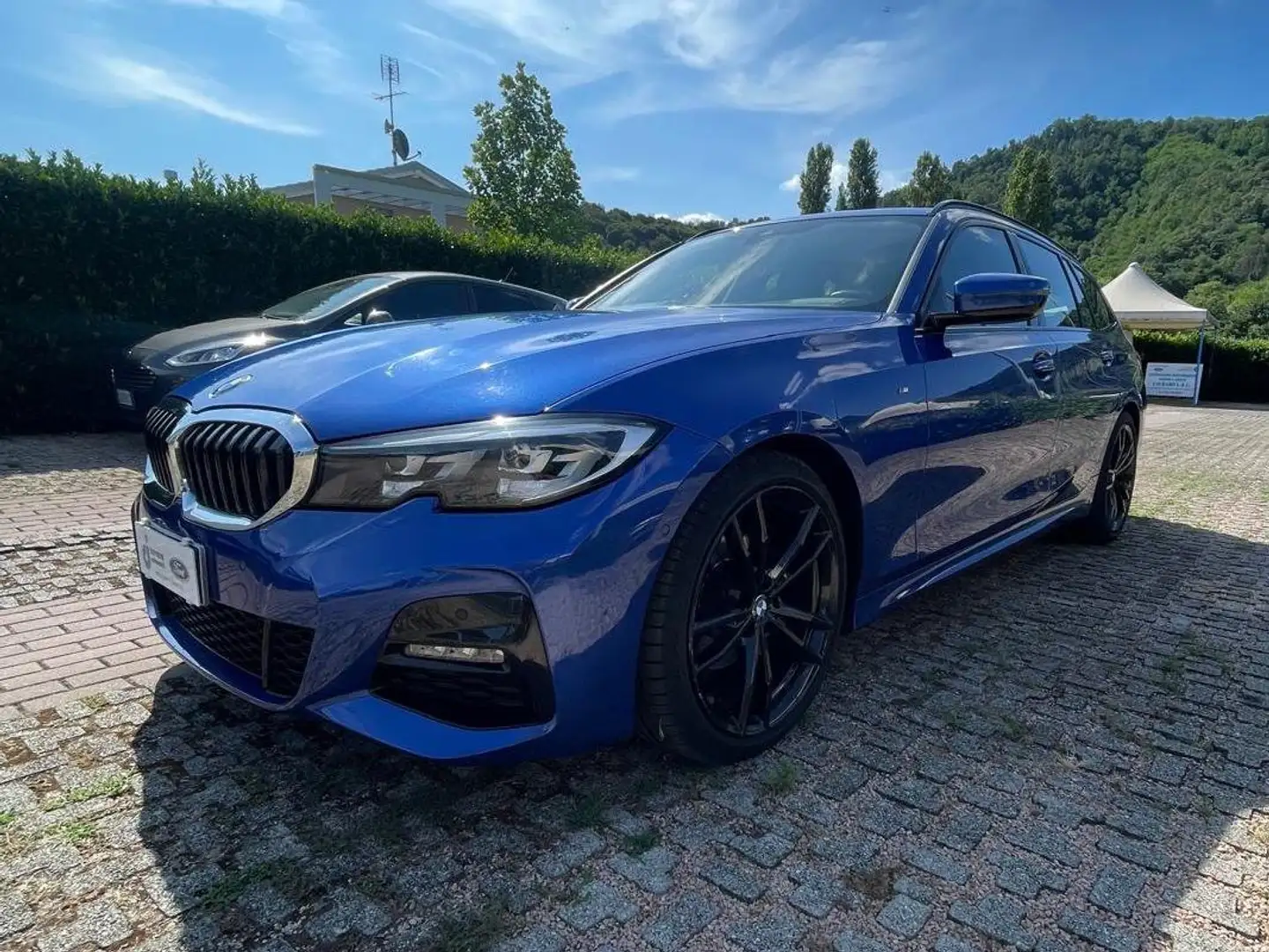 BMW 320 Serie 3 G21 320d Touring xdrive Msport auto Blu/Azzurro - 2