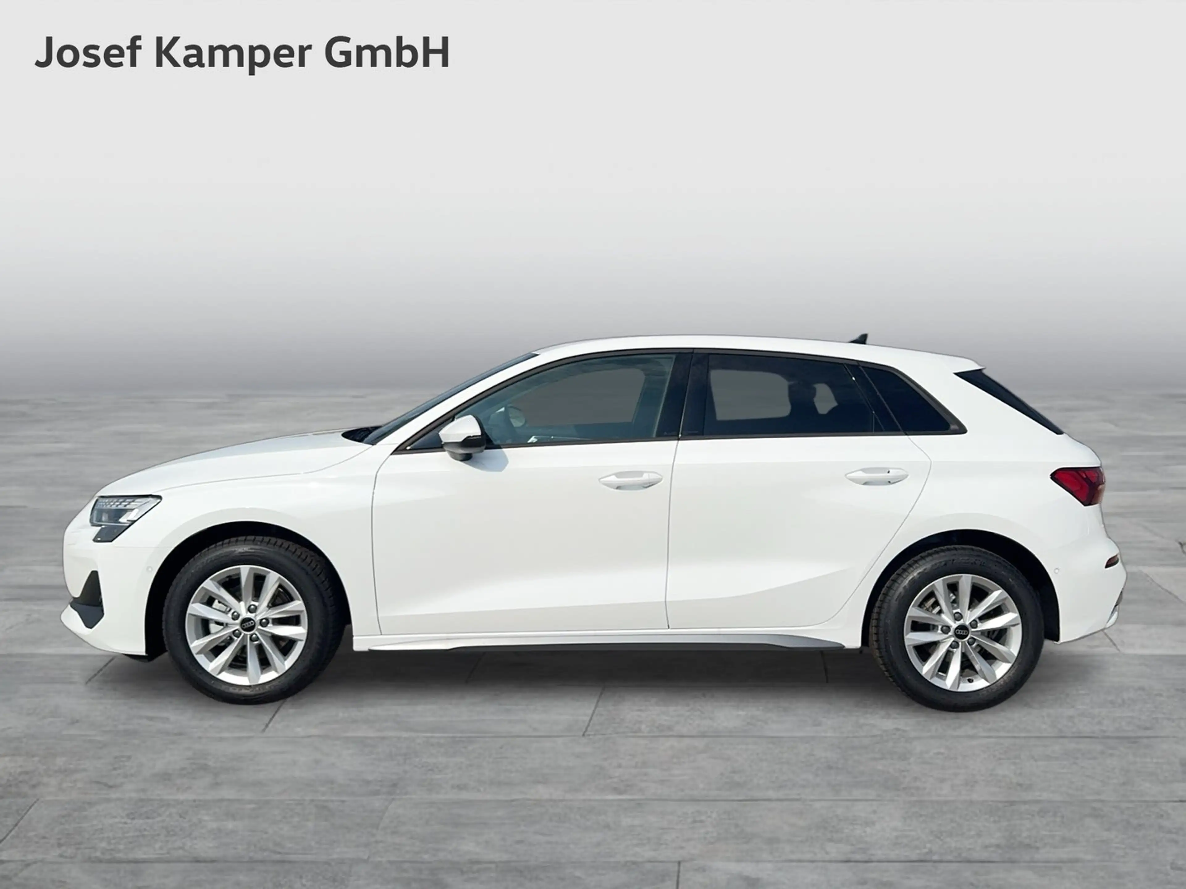 Audi A3 30 TFSI — photo 2