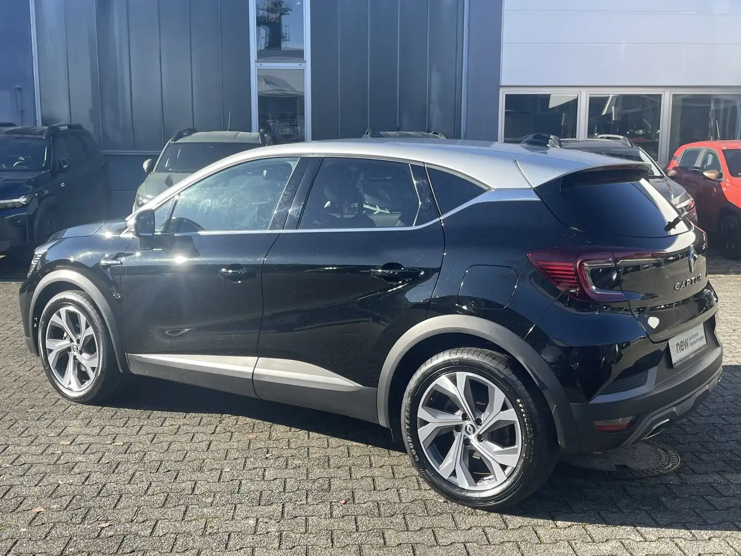 Renault Captur R.S. LINE E-TECH Plug-i Grau - 2