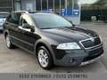 Skoda Octavia Combi Scout 4X4 4xSHZ NAVI AHK XENON PDC Schwarz - thumbnail 4