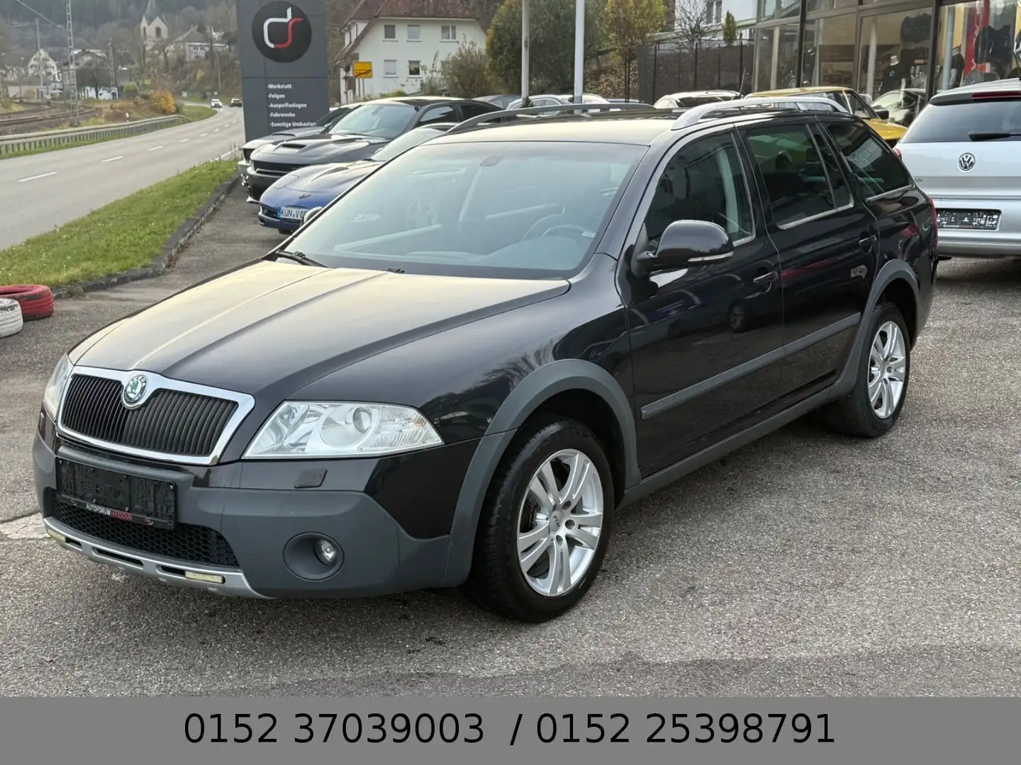 Skoda Octavia Combi Scout 4X4 4xSHZ NAVI AHK XENON PDC Schwarz - 2