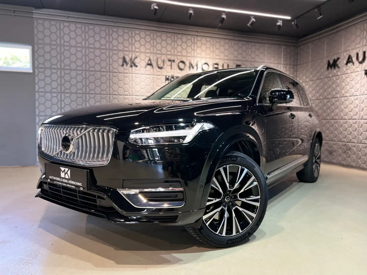 Volvo XC90 Ultimate Bright Recharge Plug-In Hybrid AWD Schwarz - 2