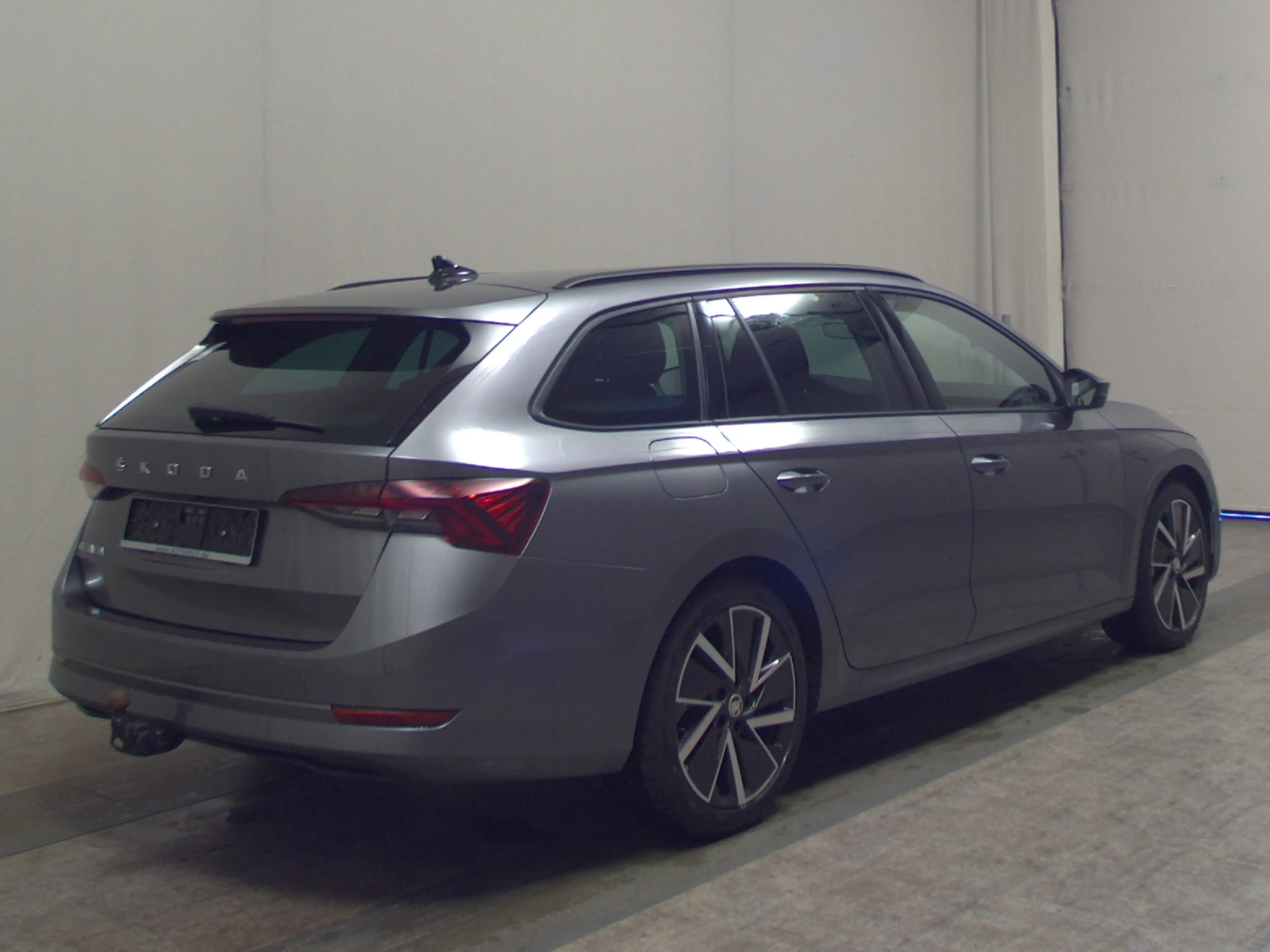 Skoda Octavia OCTAVIA NAVI KLIMAAUT RADIO TEMPO MFL SHZ VC PDC AHK ACC SOUND LED RfK — photo 4