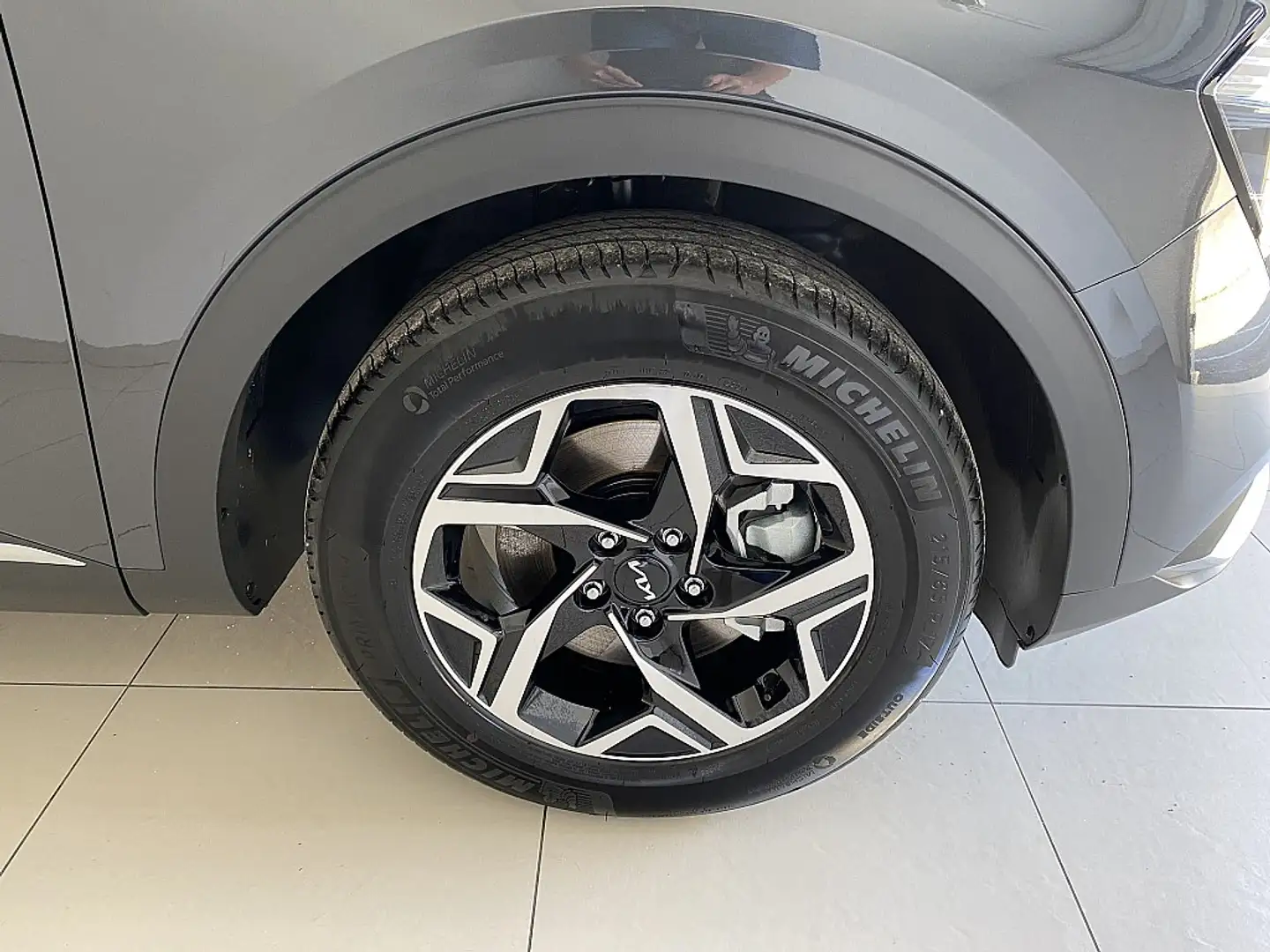 Kia Sportage 1,6 TGDI Titan Grau - 2