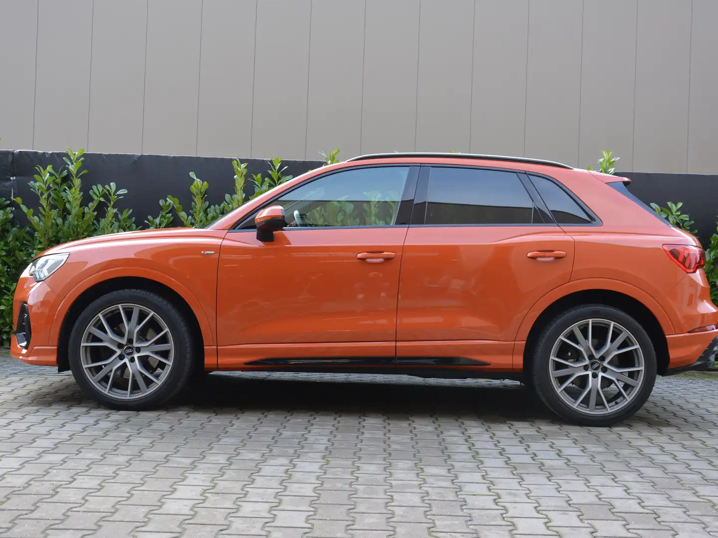Audi Q3 Q3 45 TFSI quattro S tronic S line Orange - 2