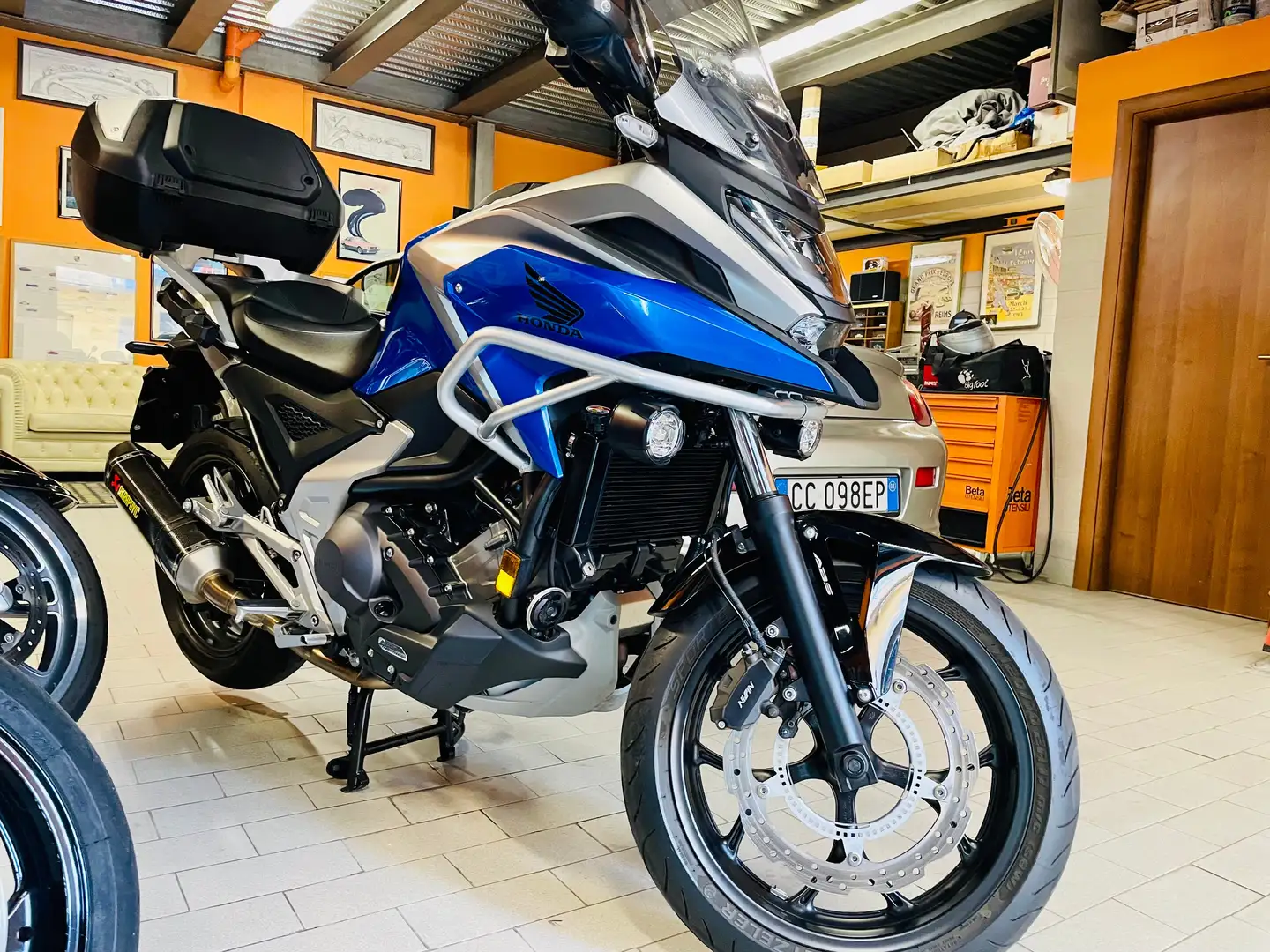 Honda NC 750 TRAVEL DTC CAMBIO AUTOMATICO AKRAPOVIC Blu/Azzurro - 2
