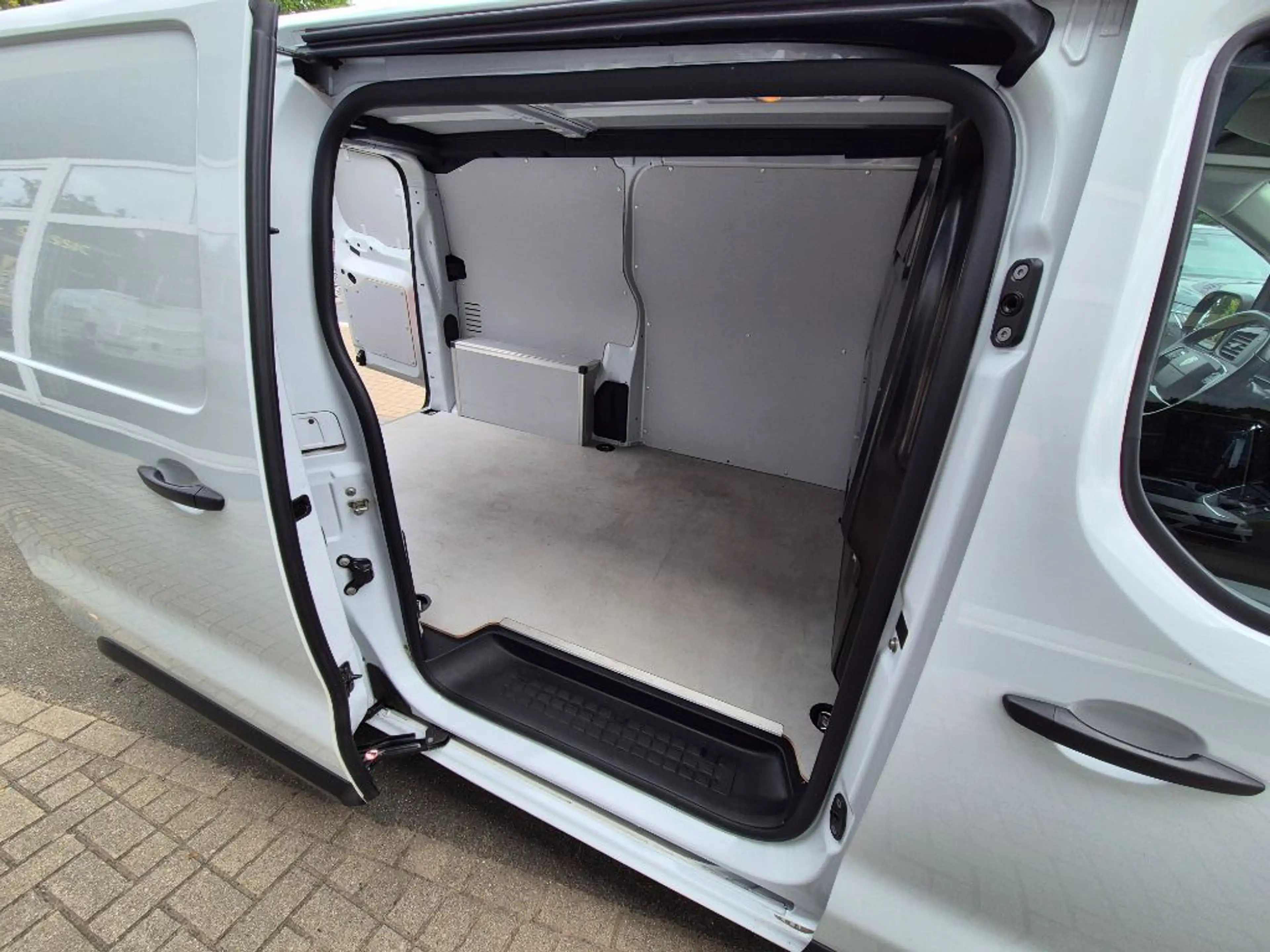 Peugeot Expert L2 HDi 180 EAT8 AHK+KAMERA+SITZHZG — photo 11