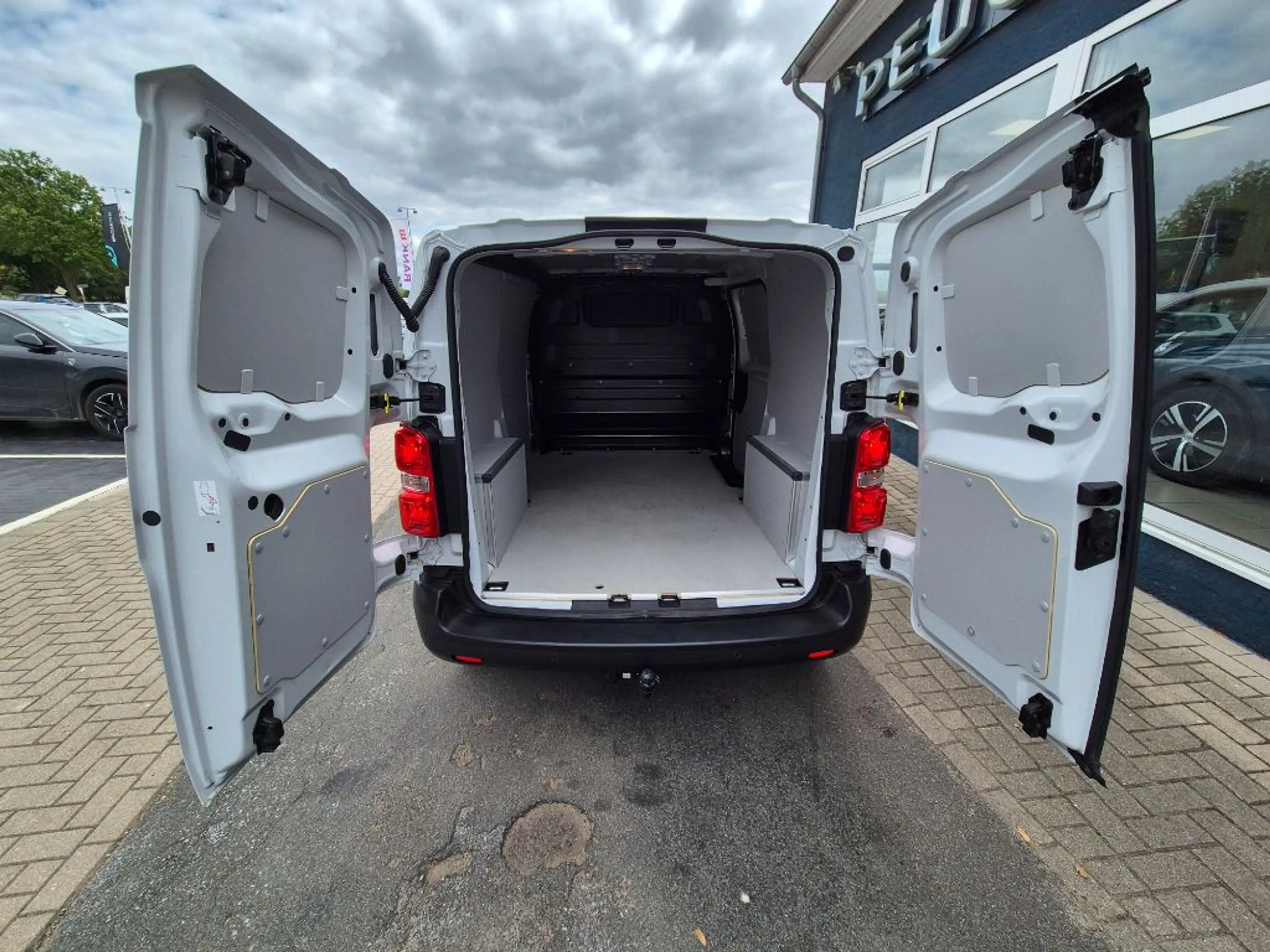 Peugeot Expert L2 HDi 180 EAT8 AHK+KAMERA+SITZHZG — photo 9