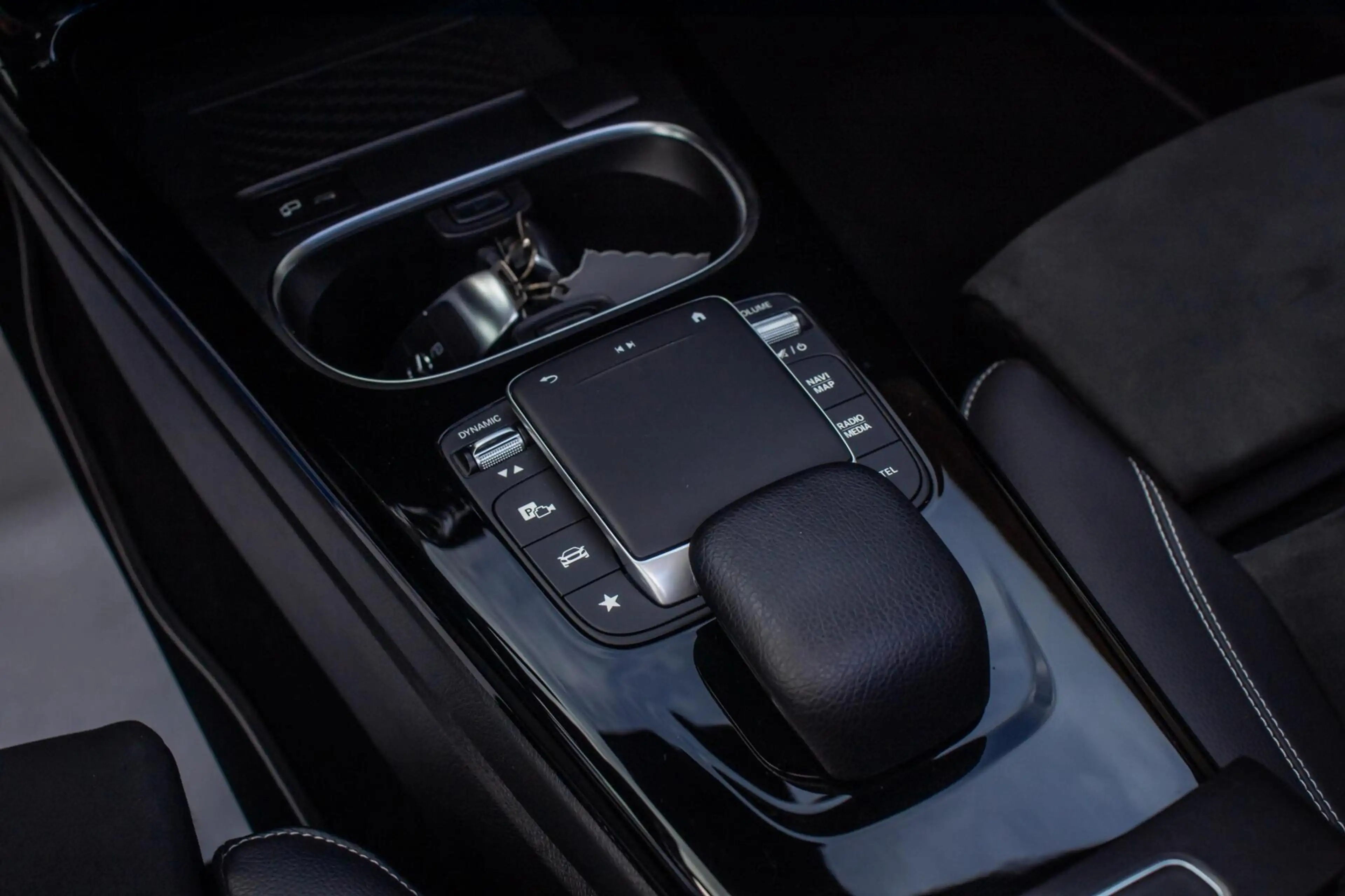 Mercedes-Benz A 250 e Business Solution AMG Limited, Pano — photo 17