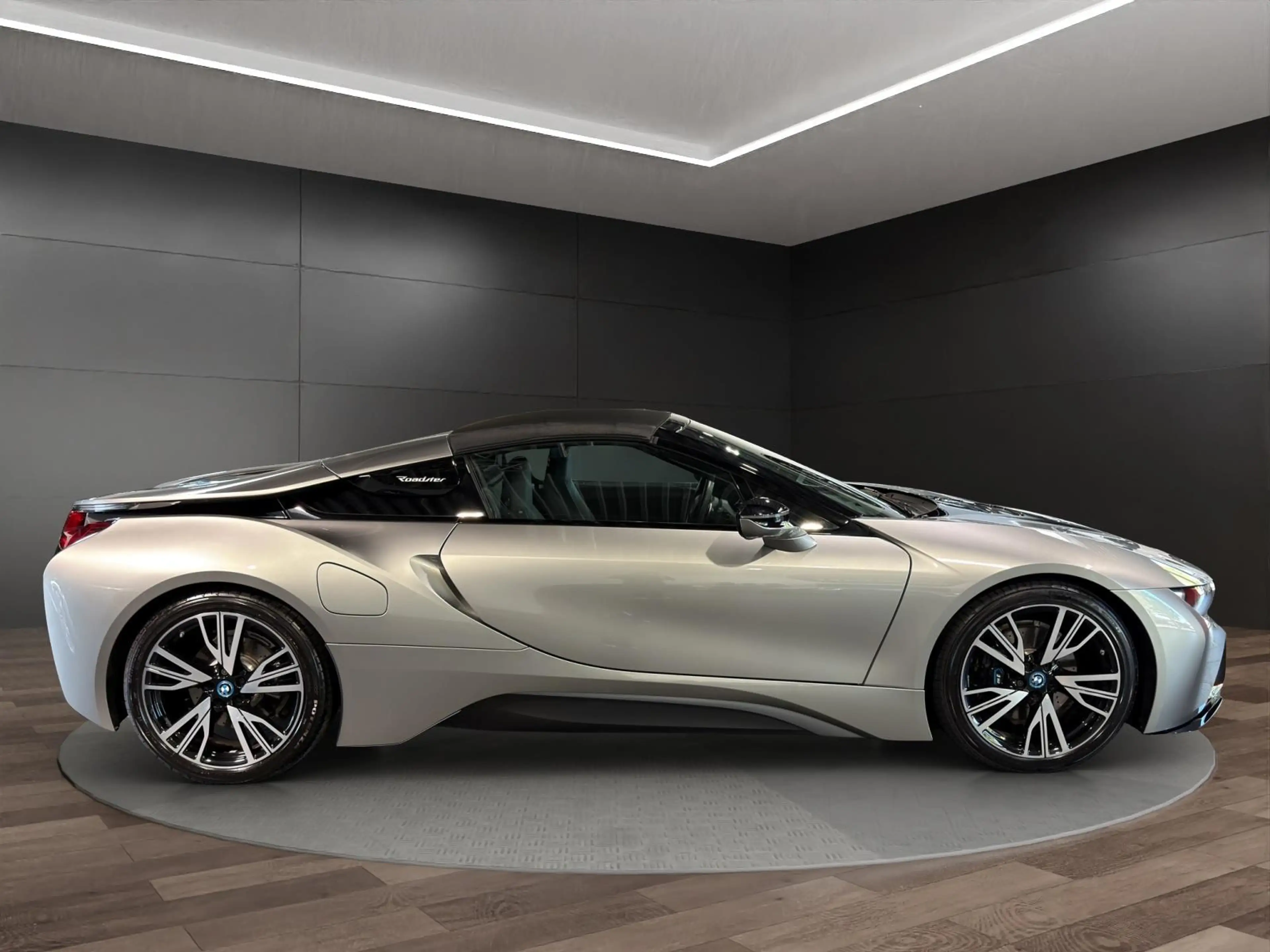 BMW i8 Roadster*Laser*H&K*Headup*Alarm*CAM* — photo 3