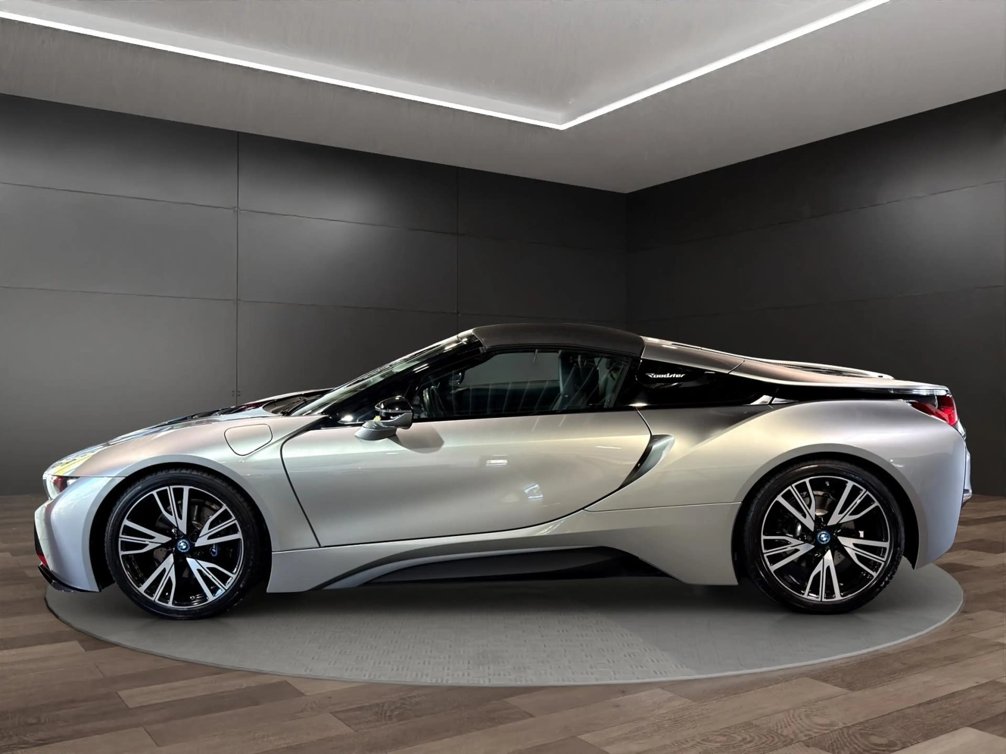 BMW i8 Roadster*Laser*H&K*Headup*Alarm*CAM* — photo 7