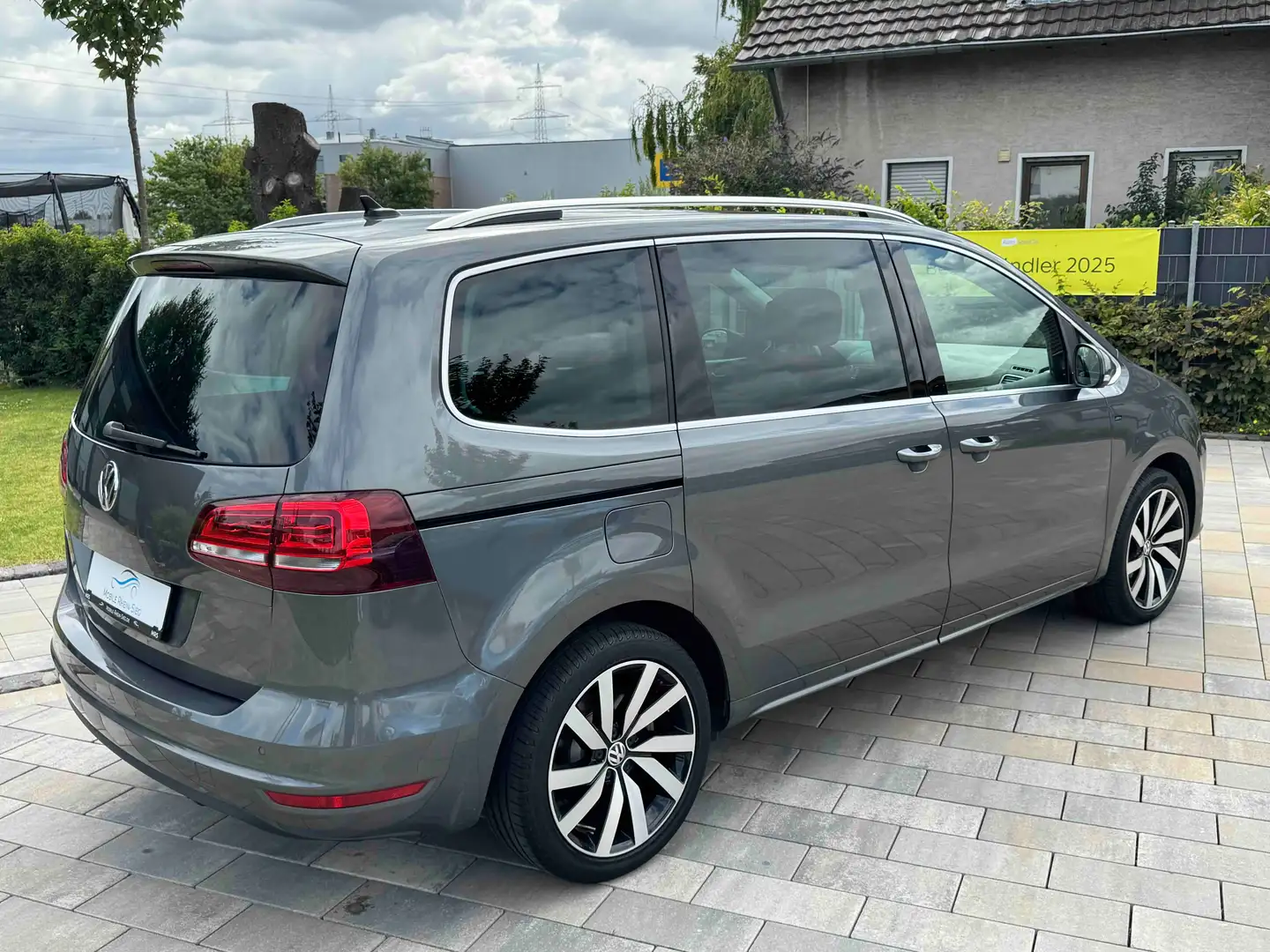 Volkswagen Sharan Join TSI *DSG*7Sitzer*Xenon*AHK*Navi*ACC* Grijs - 2