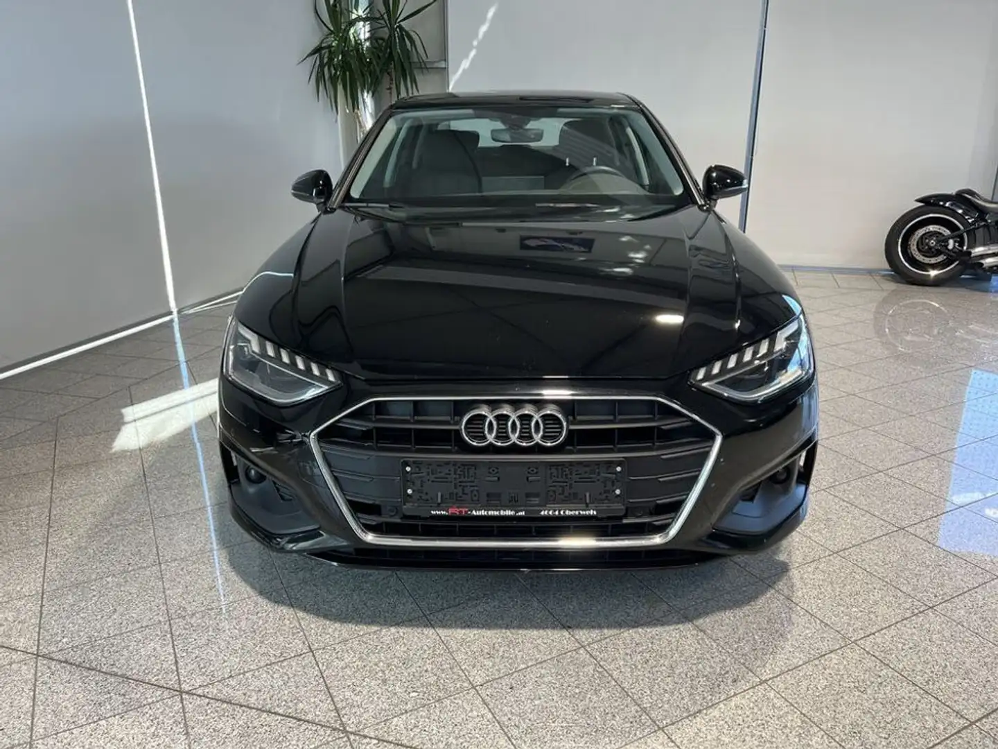 Audi A4 30 TDI Limousine Schwarz - 2
