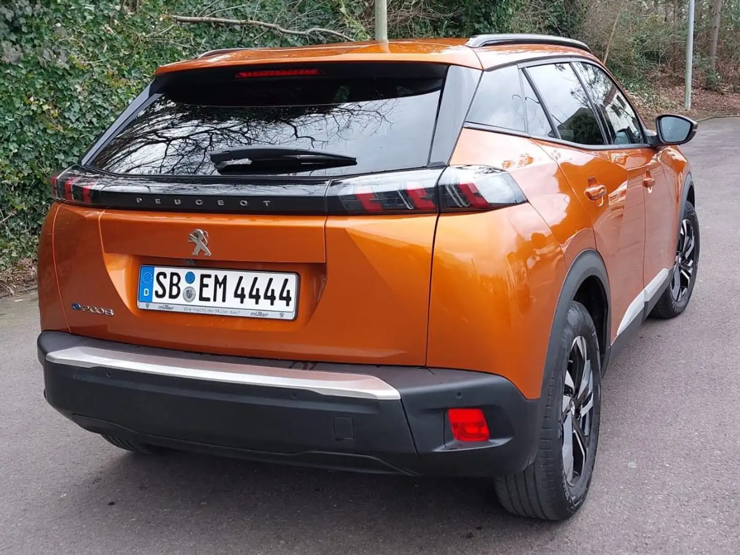 Peugeot e-2008 2008 Elektro Allure Pack Orange - 1