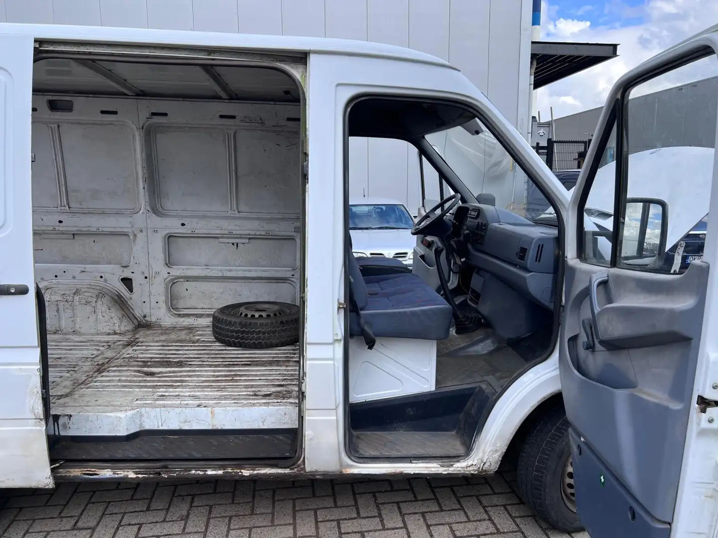 Mercedes-Benz Sprinter 208 D Original Kort / Laag Tel.+31641468730 Grijs - 2