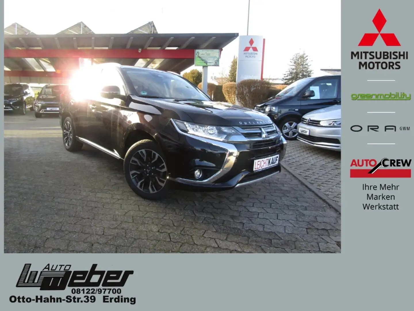 Mitsubishi Outlander 2.0 TOP FP Top 4WD NAVI LED SHZ GRA ACC FSE PDC RF Schwarz - 1