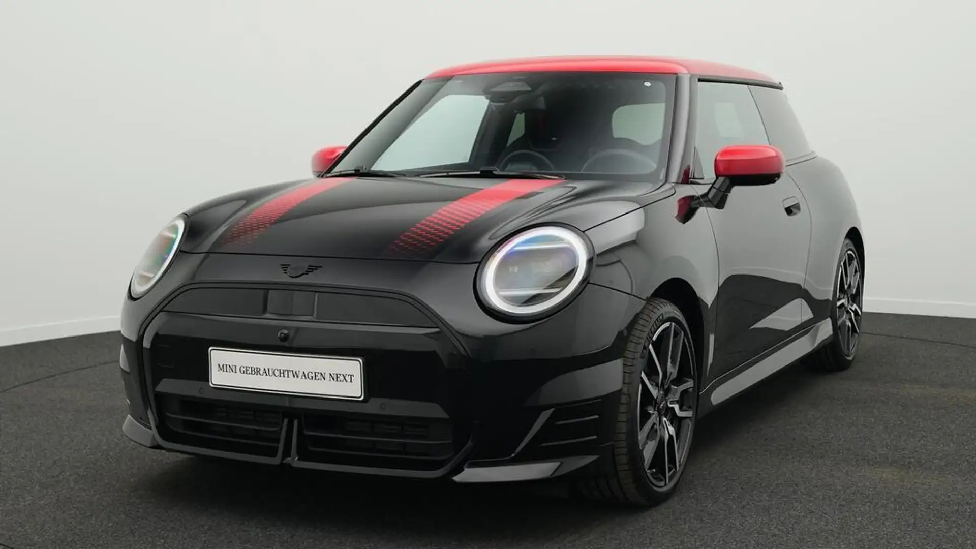 MINI Cooper SE John Cooper Works Trim Schwarz - 1