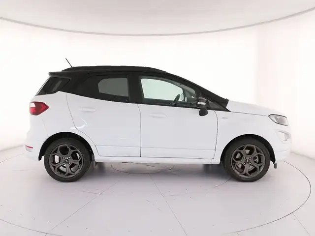 Ford EcoSport view 3