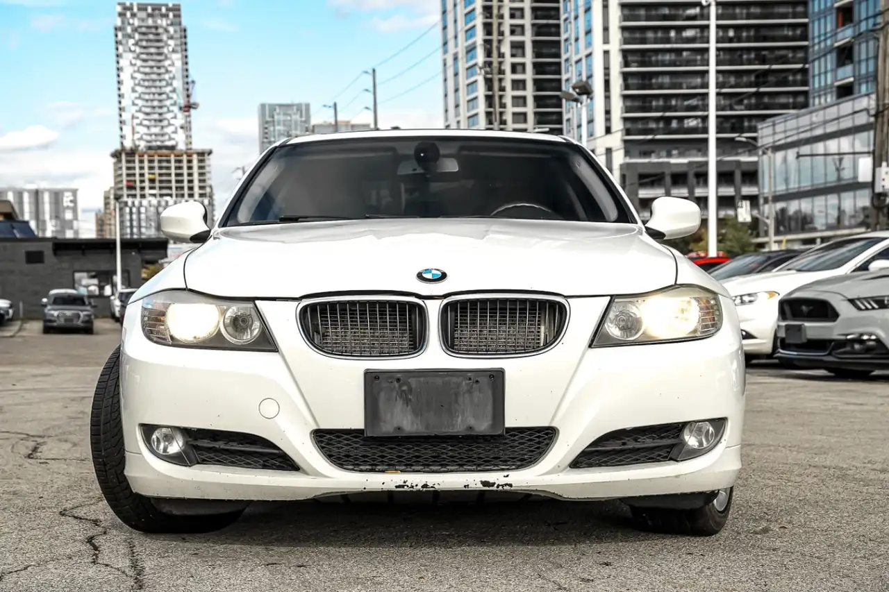 BMW 3 Series снимка BMW 3 Series