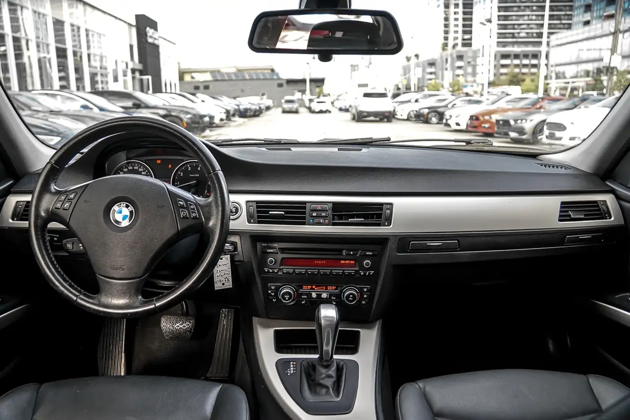 BMW 3 Series снимка BMW 3 Series