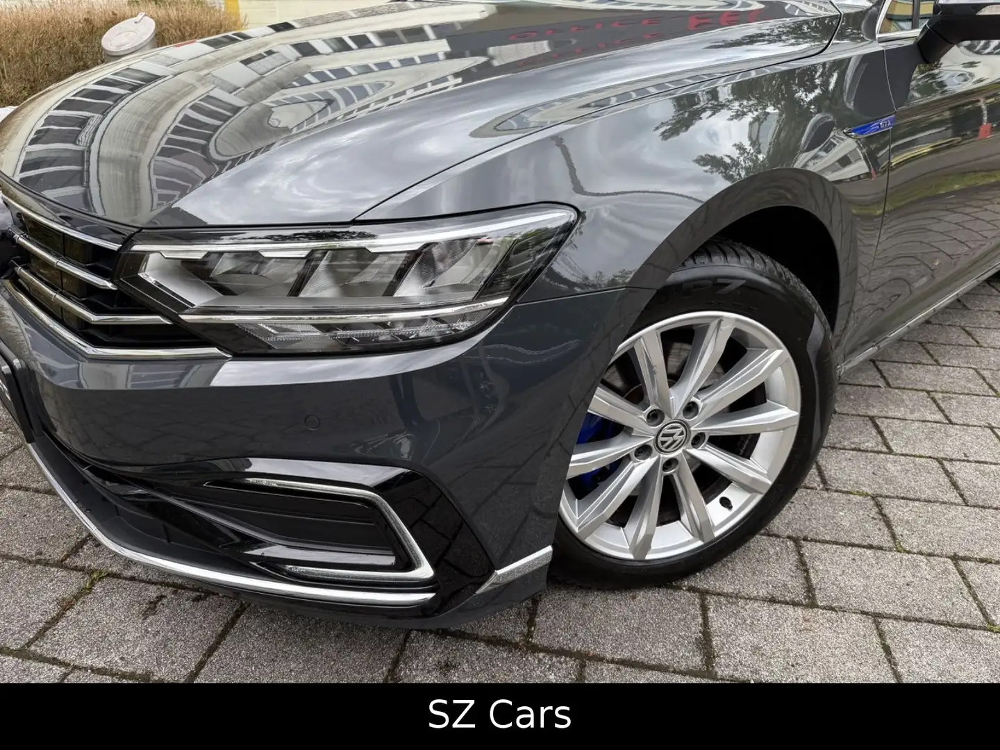 Volkswagen Passat Variant GTE*LED*NAV* Grau - 2